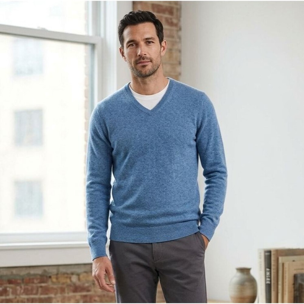 NWT Banana Republic Men’s Luxury Cashmere Silk Cotton V-Neck Sweater XL - Blue